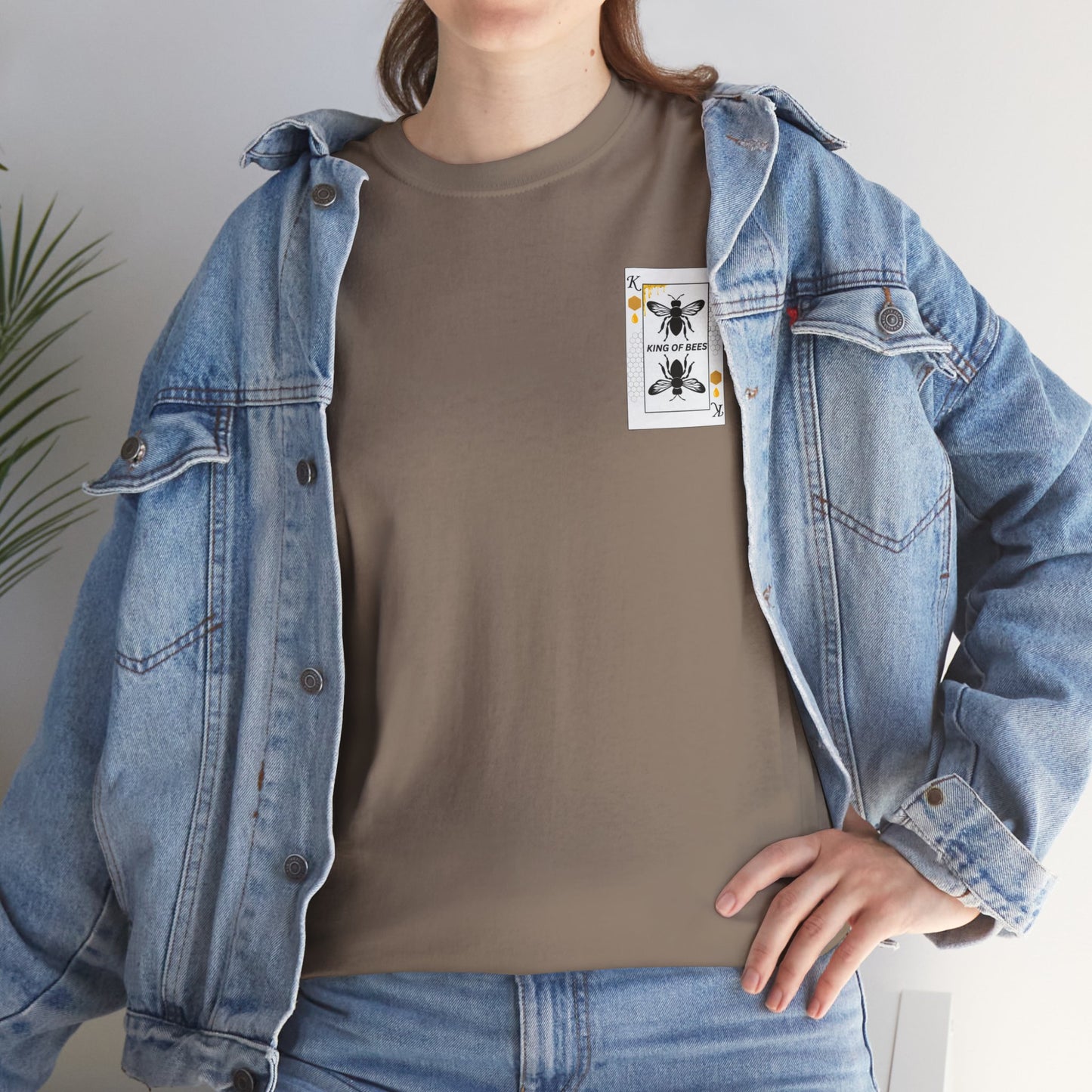 Camiseta con el logotipo del rey de las abejas