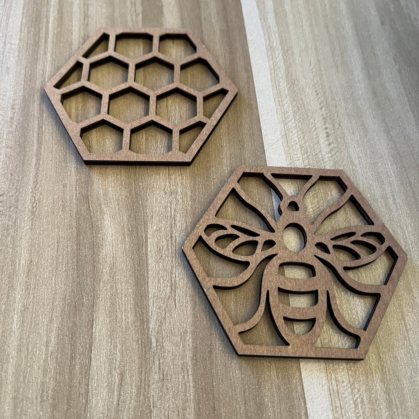 Posavasos de madera de 2 piezas con forma de abeja y colmena