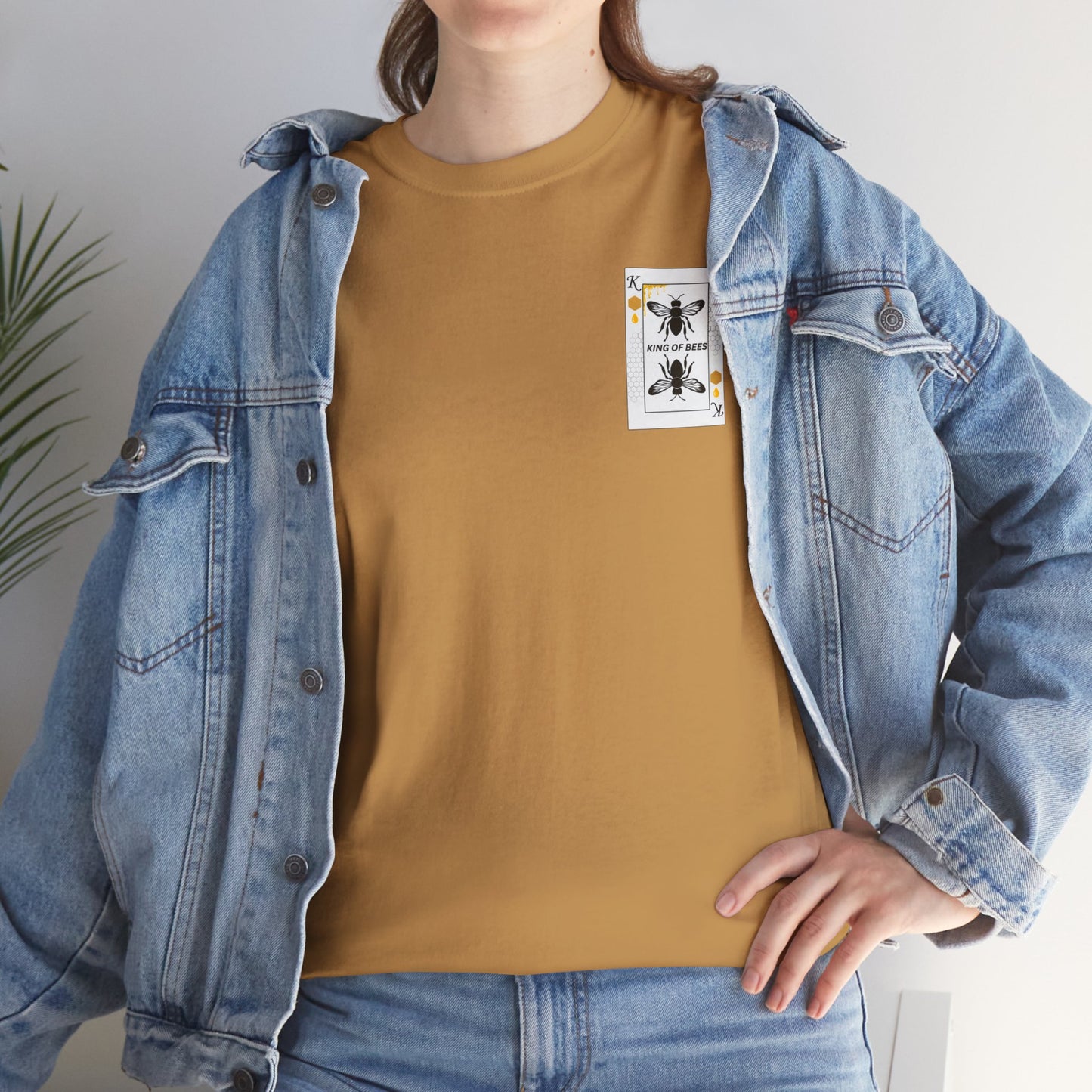 Camiseta con el logotipo del rey de las abejas