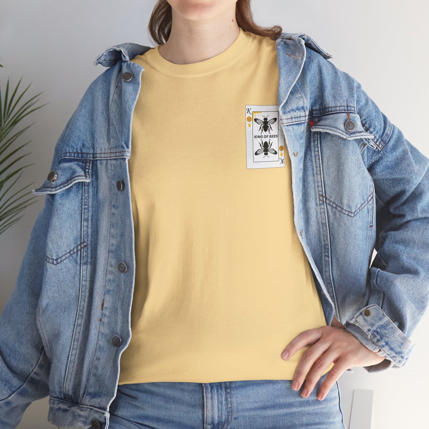 Camiseta con el logotipo del rey de las abejas