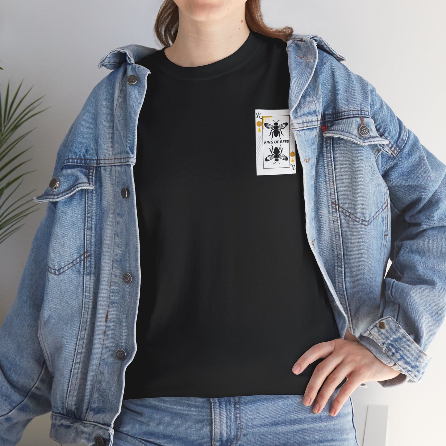 Camiseta con el logotipo del rey de las abejas