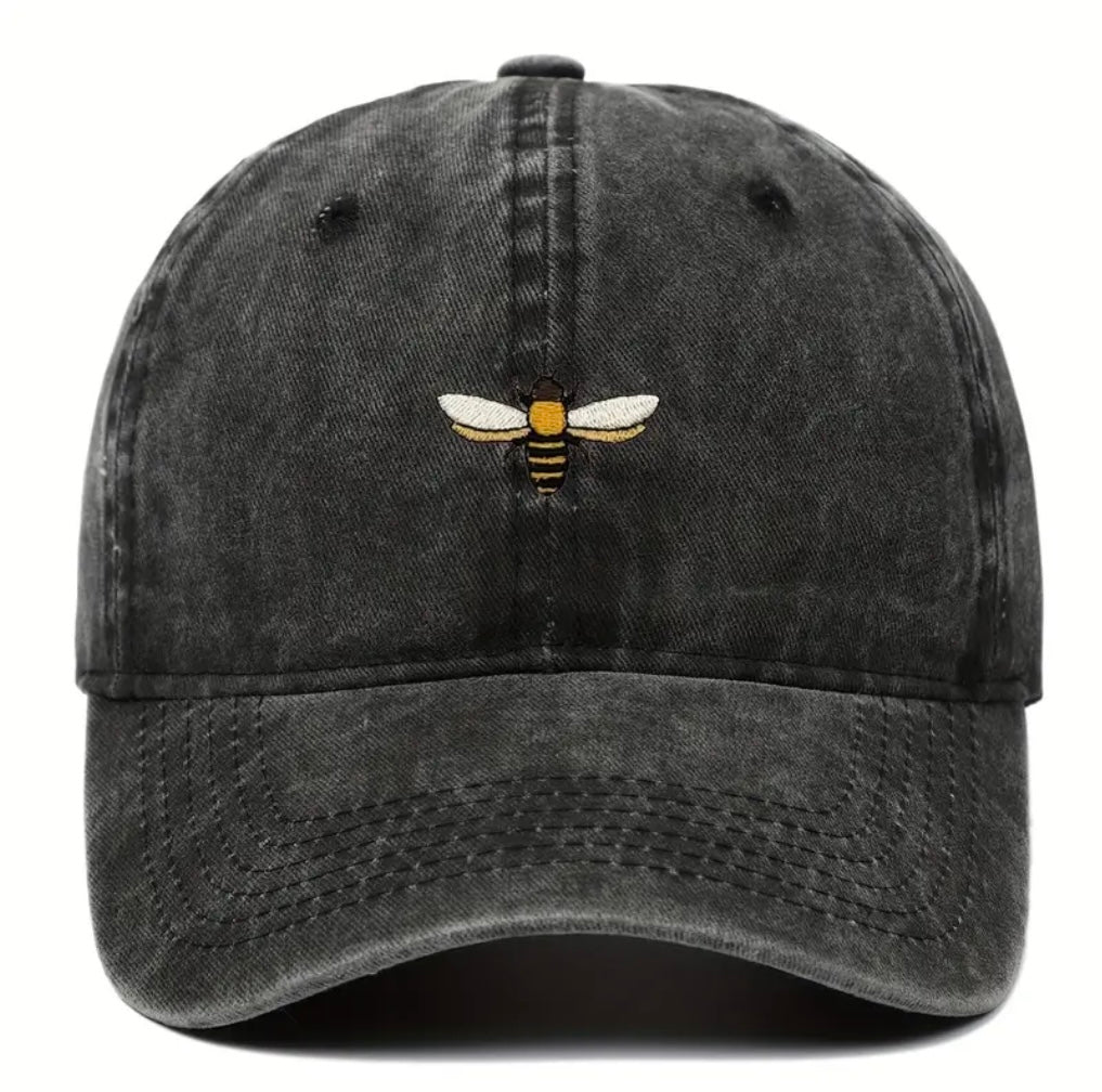 Gorra de béisbol con abeja bordada