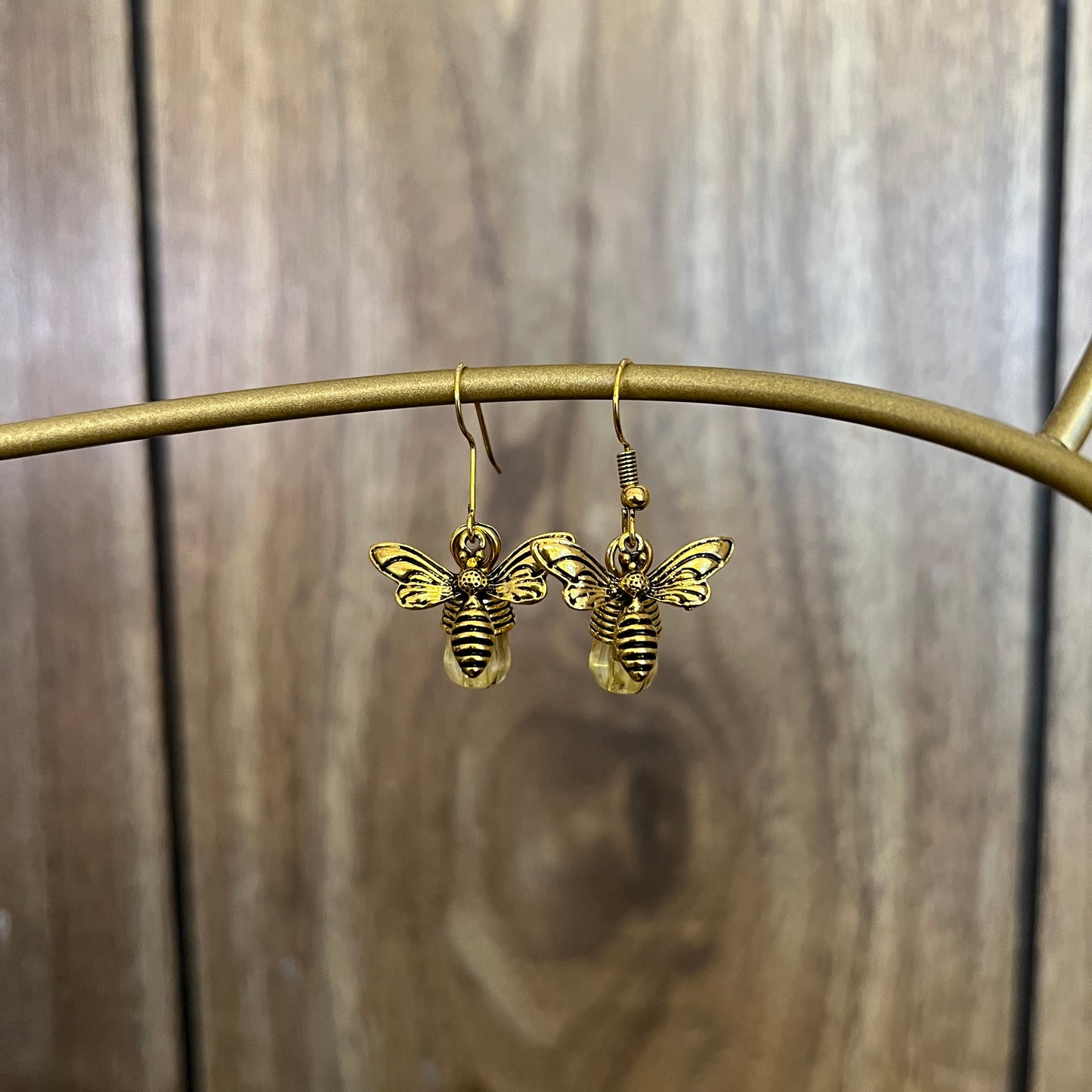 Pendientes con forma de abeja de estilo bohemio y chic