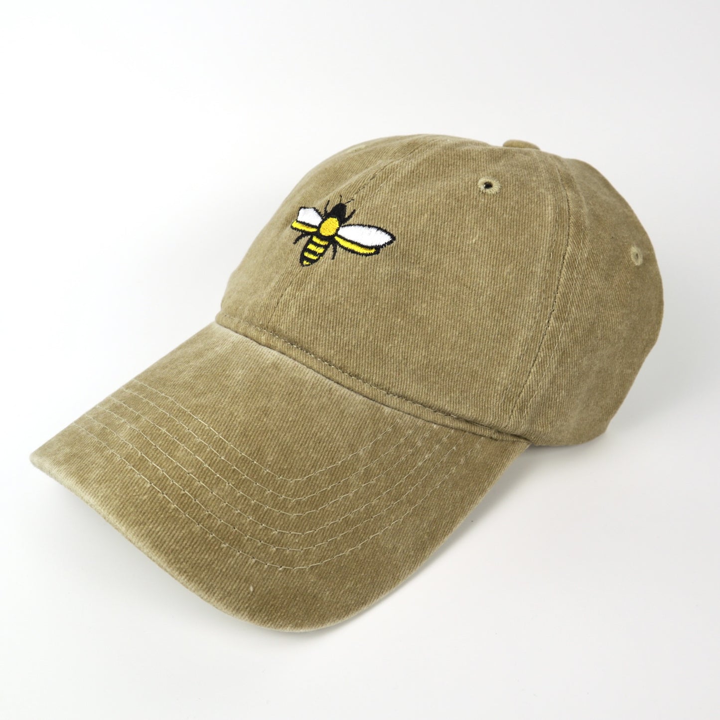 Gorra de béisbol con abeja bordada
