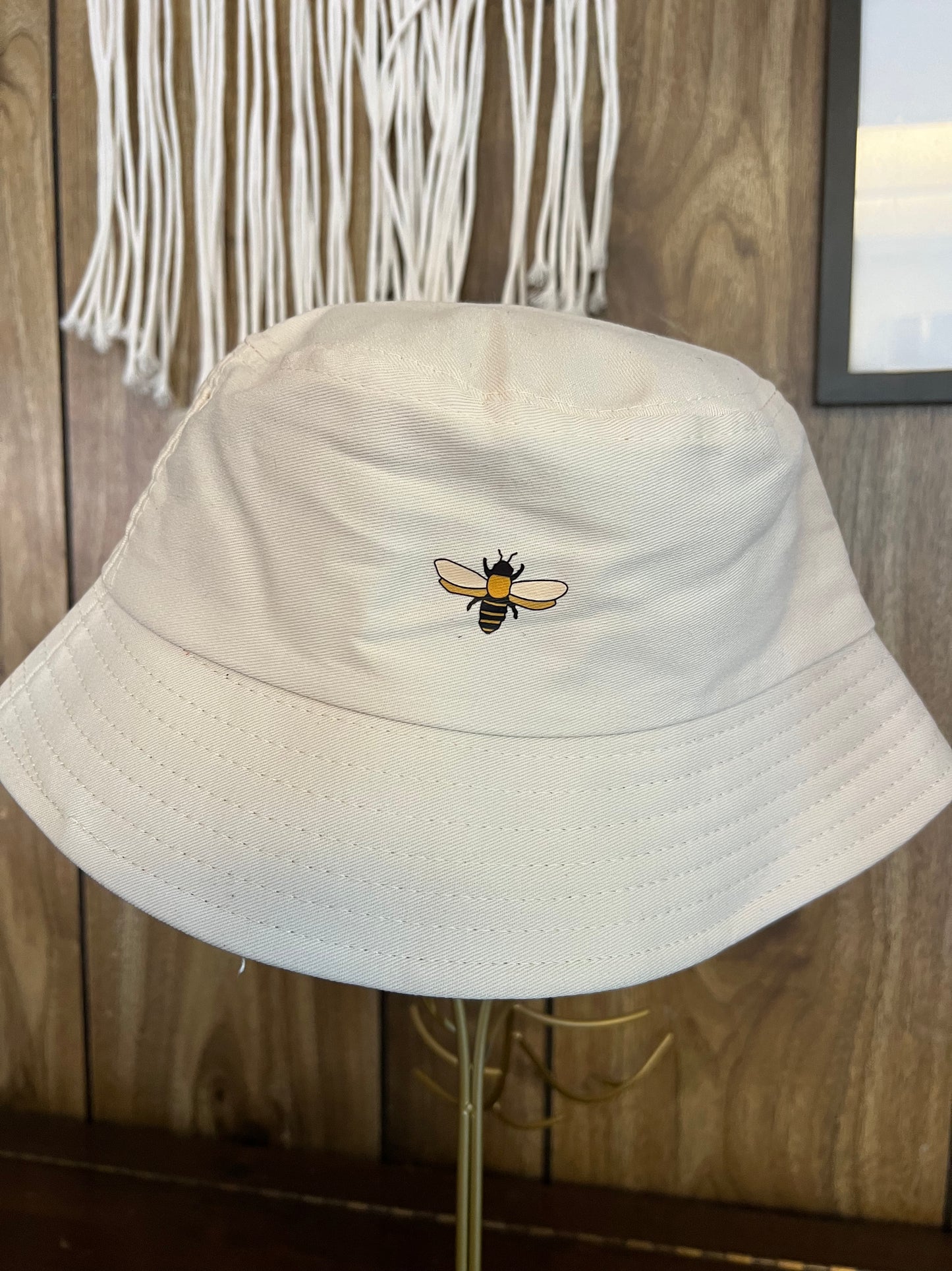 Bucket Hat With Bee